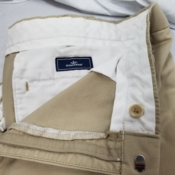 Dockers Khaki Pants sz 38 - Picture 2 of 3